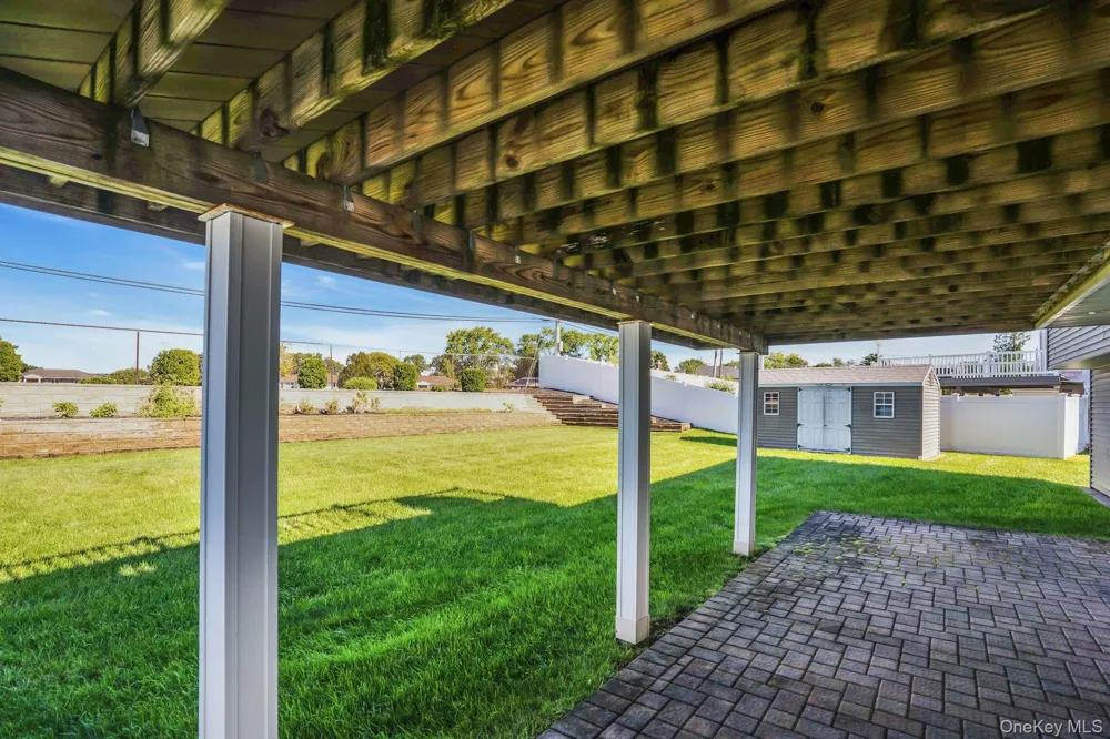 25 Heather Crescent Commack, NY 11725
