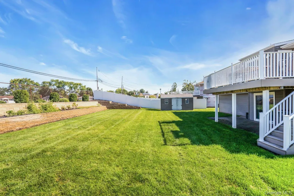 25 Heather Crescent Commack, NY 11725