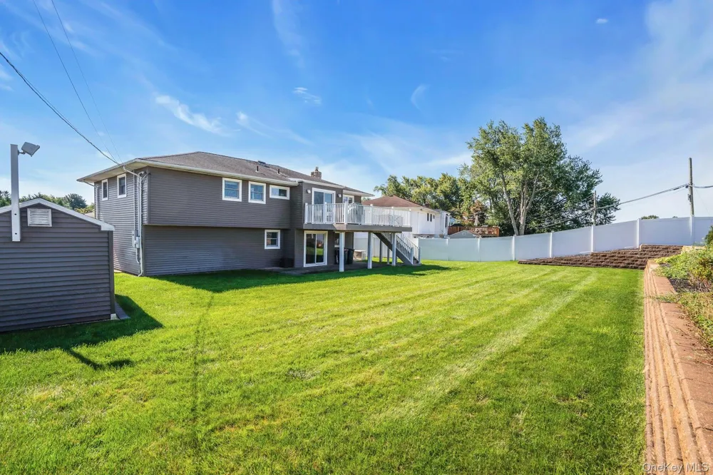 25 Heather Crescent Commack, NY 11725