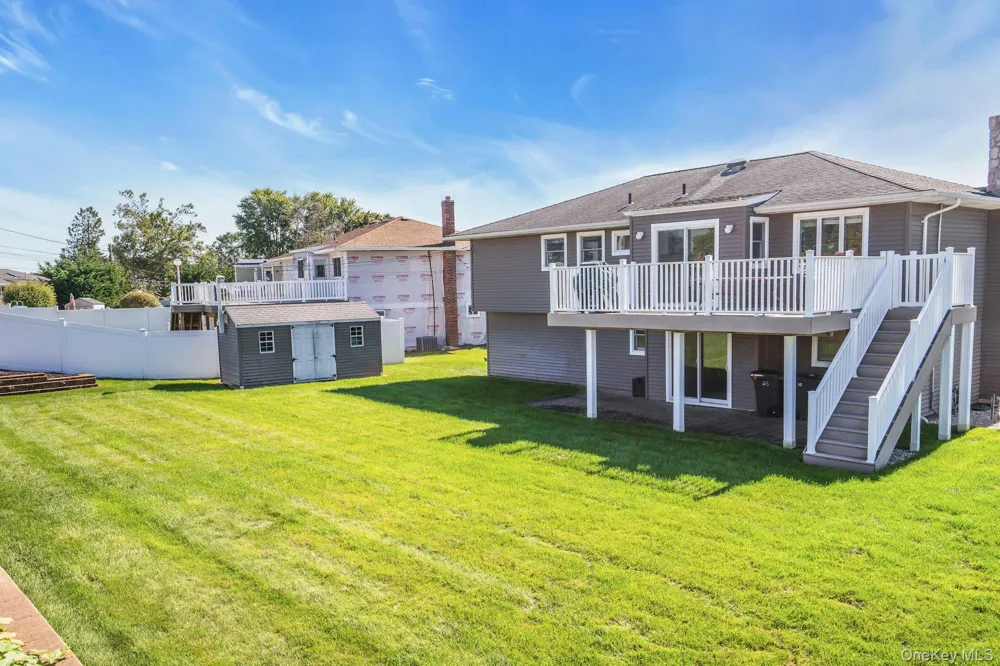 25 Heather Crescent Commack, NY 11725