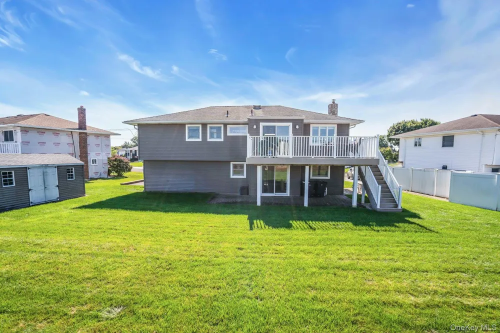 25 Heather Crescent Commack, NY 11725