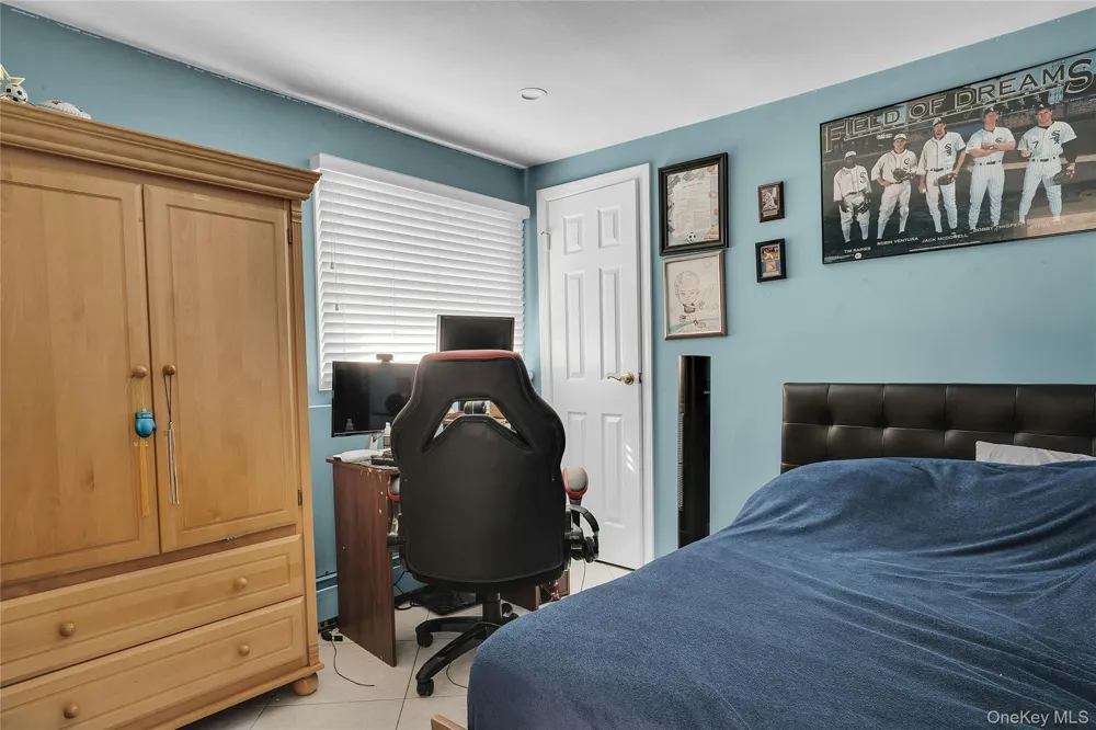 25 Heather Crescent Commack, NY 11725