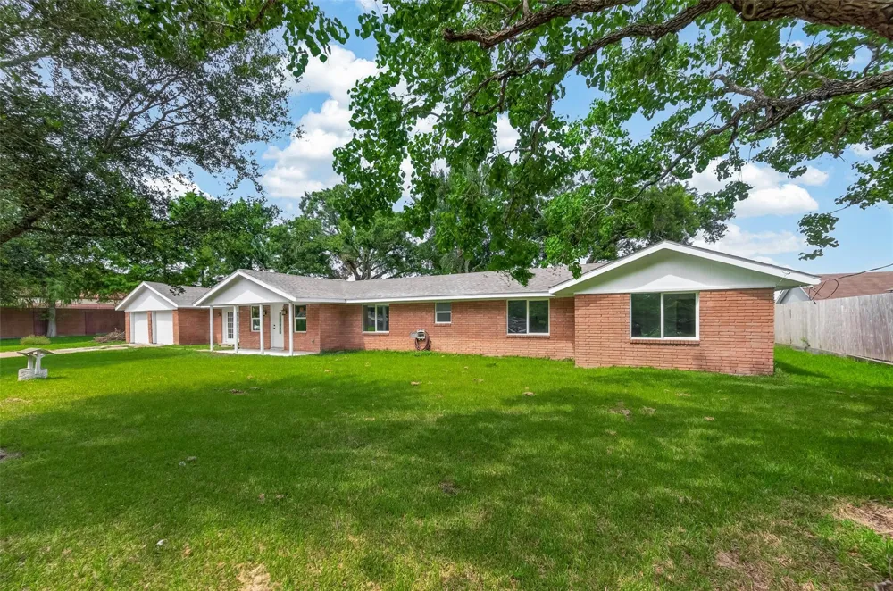 18219 Kings Lynn Street Webster, TX 77058