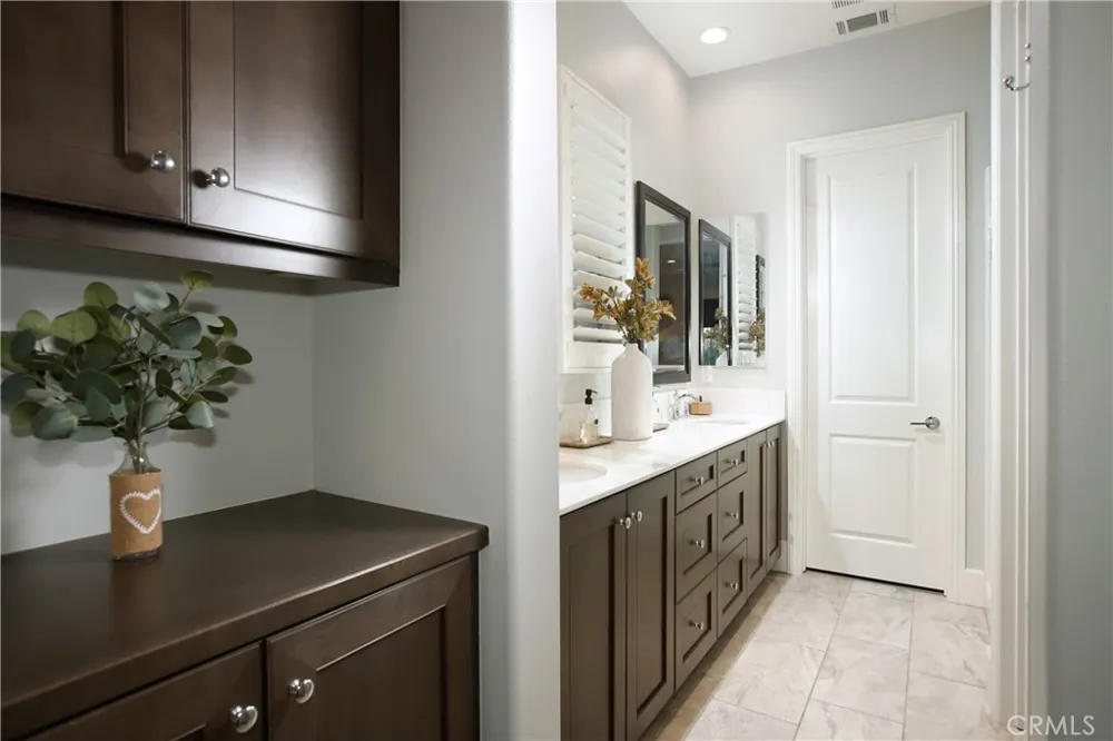 27624 Camellia Drive Saugus, CA 91350