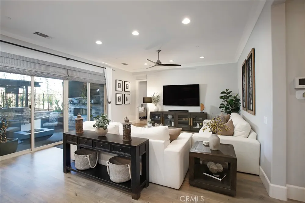 27624 Camellia Drive Saugus, CA 91350
