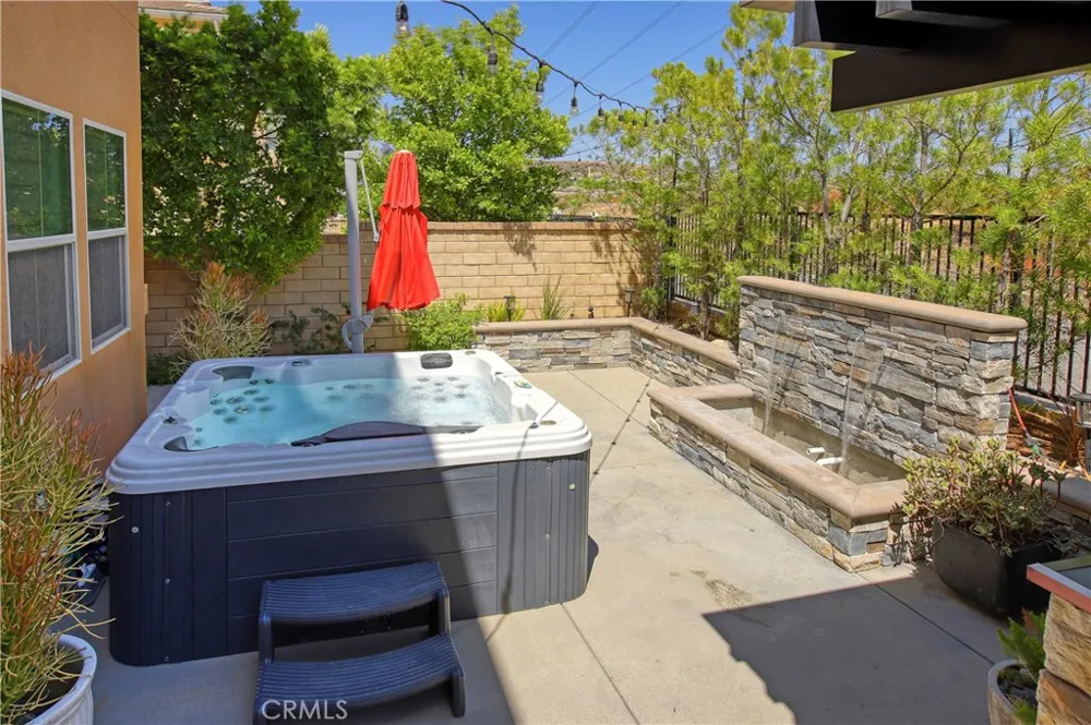 27624 Camellia Drive Saugus, CA 91350