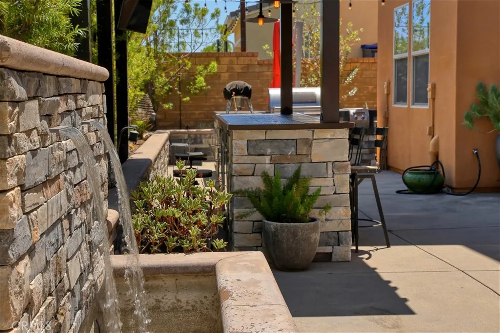 27624 Camellia Drive Saugus, CA 91350