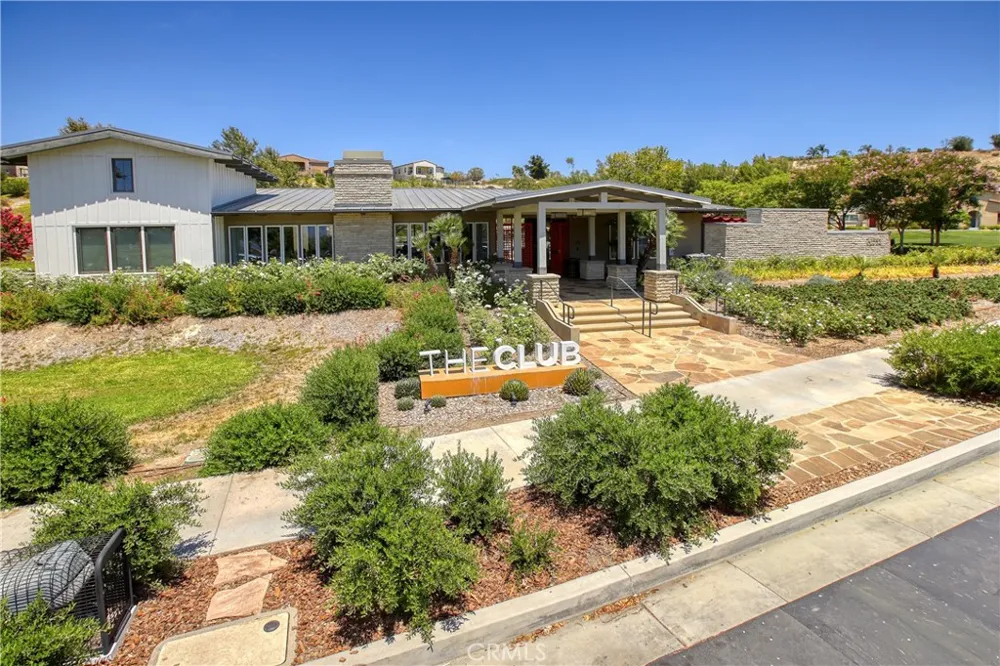 27624 Camellia Drive Saugus, CA 91350