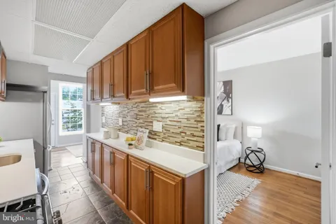 941 RANDOLPH STREET NW #B