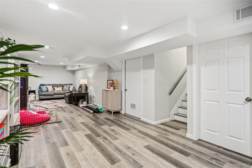 15 Springfield Circle #1 Central Islip, NY 11722
