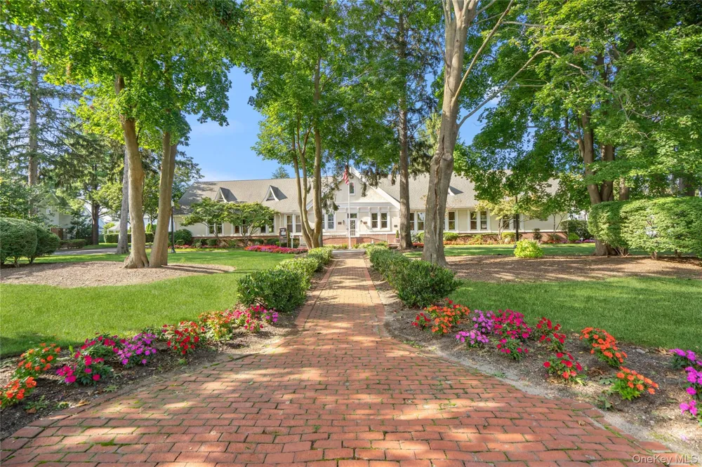 15 Springfield Circle #1 Central Islip, NY 11722