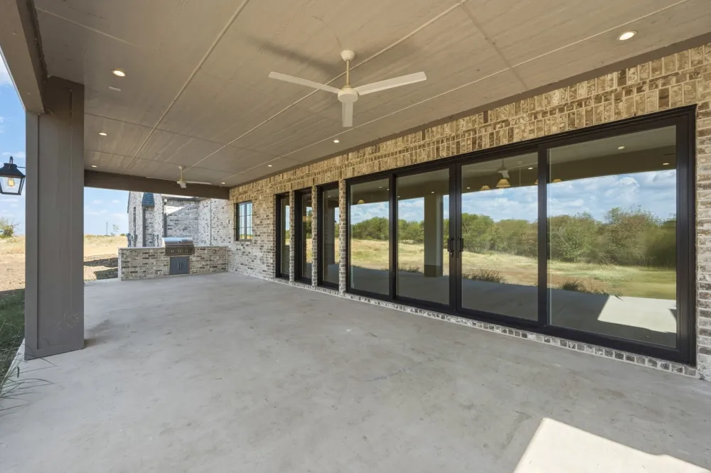 1111 Lakeway Drive Sanger, TX 76266