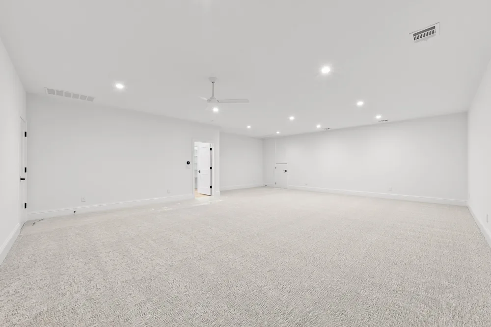1111 Lakeway Drive Sanger, TX 76266