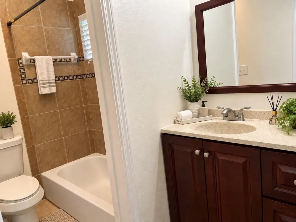 8831 Hendon Ln Houston, TX 77036
