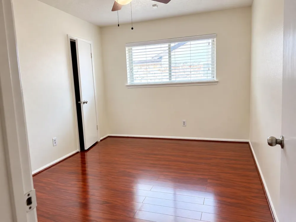 8831 Hendon Ln Houston, TX 77036