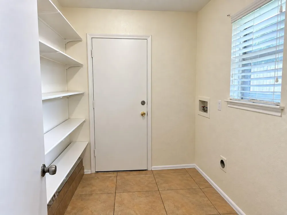 8831 Hendon Ln Houston, TX 77036