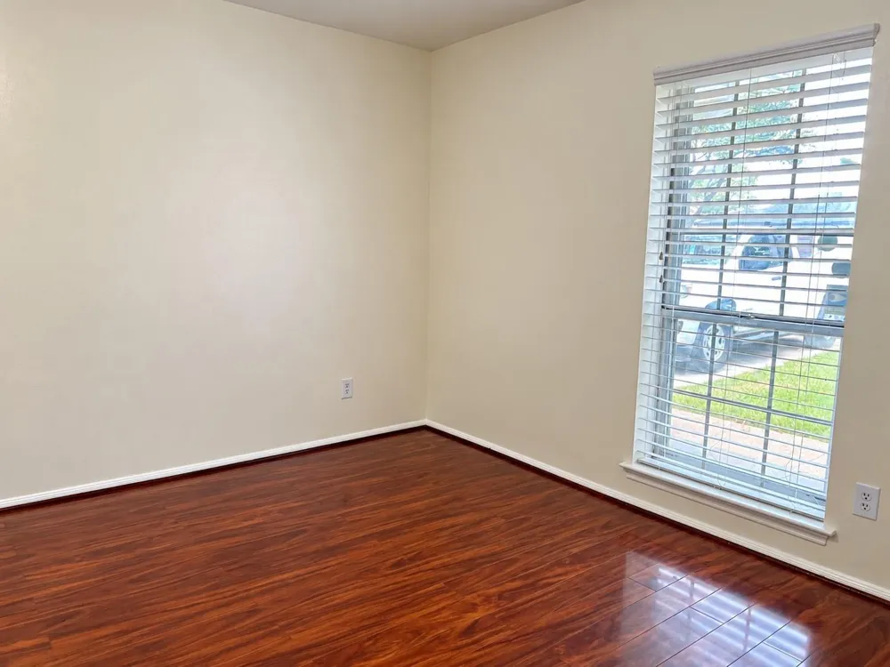 8831 Hendon Ln Houston, TX 77036
