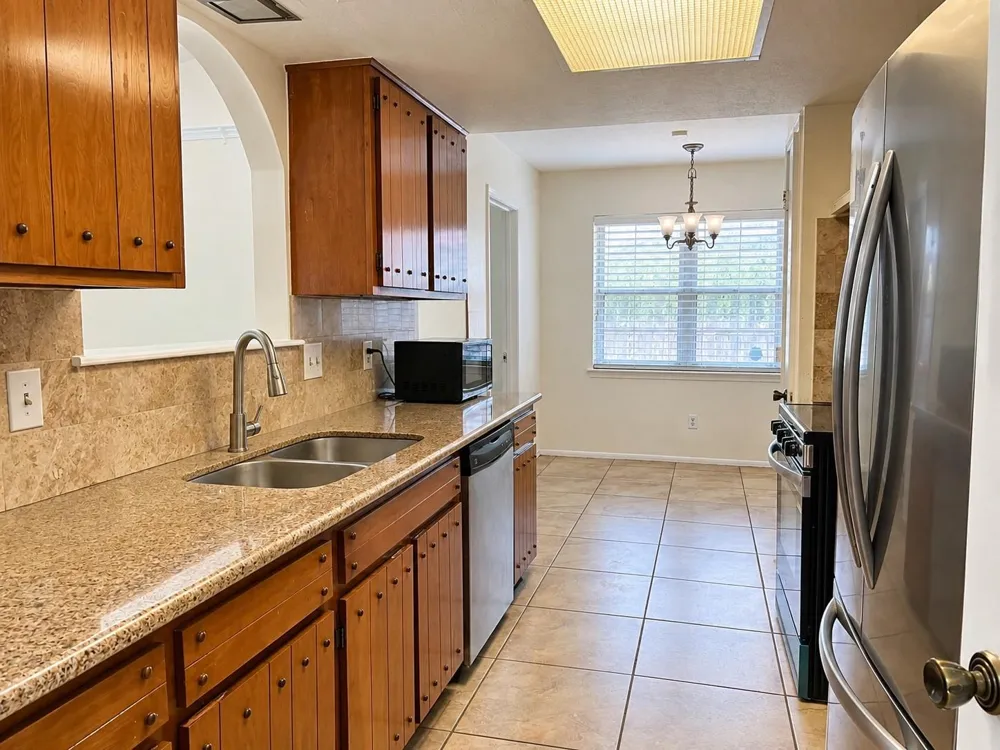 8831 Hendon Ln Houston, TX 77036