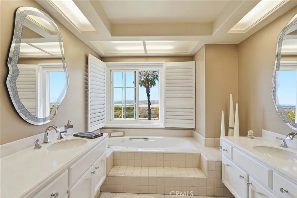 19225 Seabrook Huntington Beach, CA 92648
