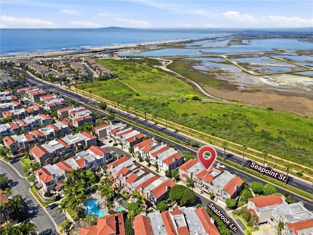 19225 Seabrook Huntington Beach, CA 92648