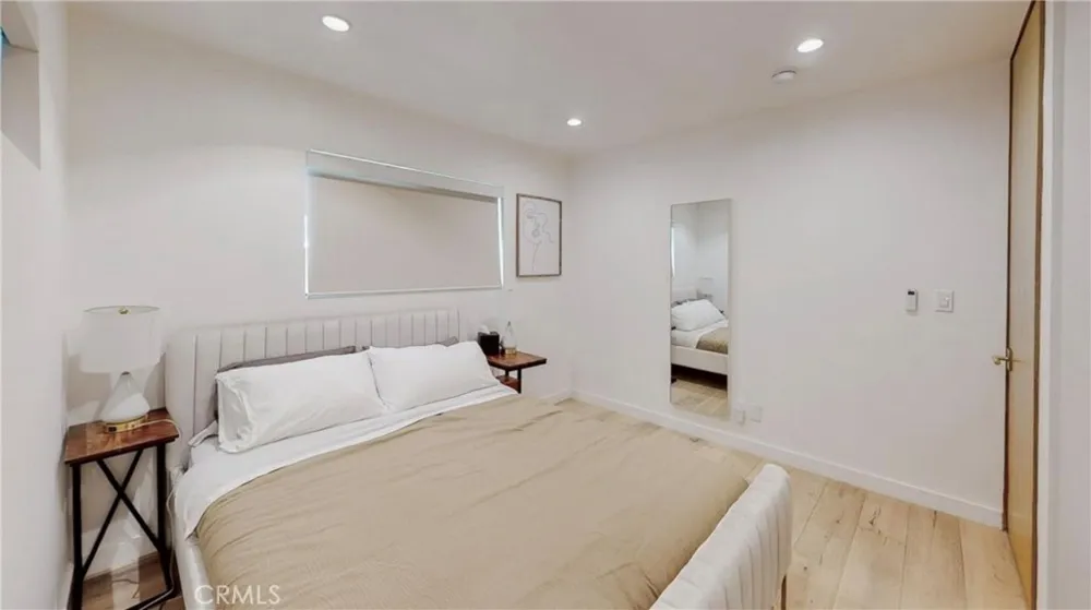 6945 Amestoy Los Angeles, CA 91406