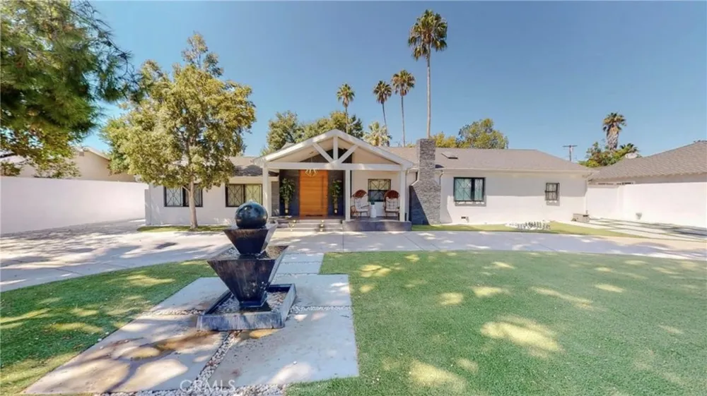 6945 Amestoy Los Angeles, CA 91406