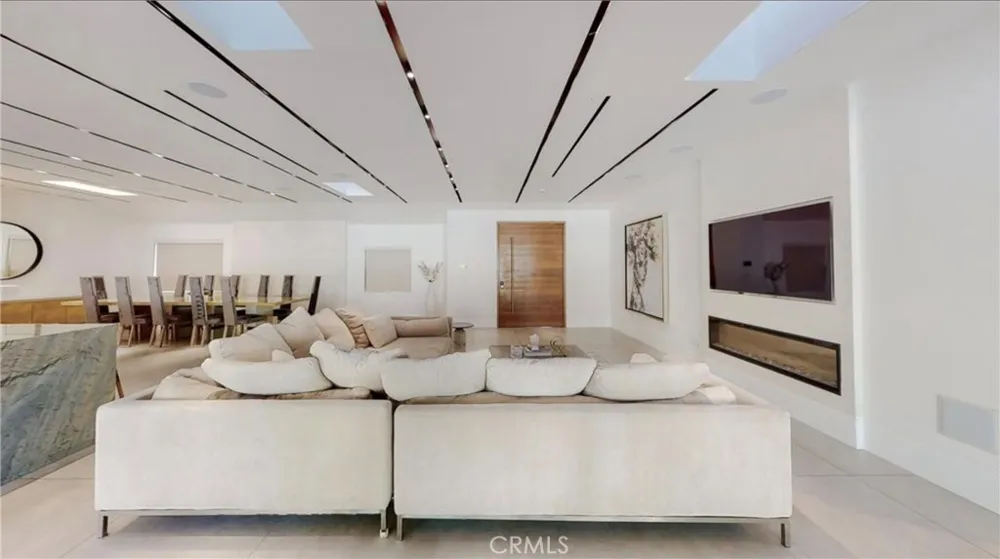 6945 Amestoy Los Angeles, CA 91406