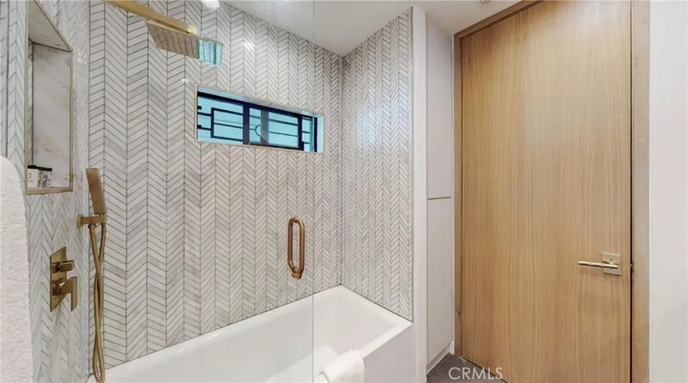 6945 Amestoy Los Angeles, CA 91406