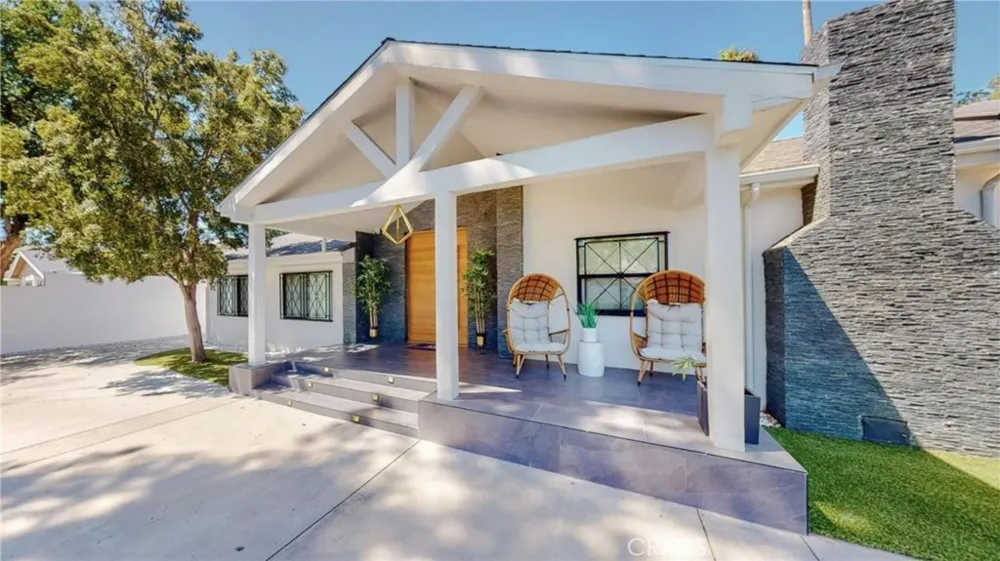 6945 Amestoy Los Angeles, CA 91406