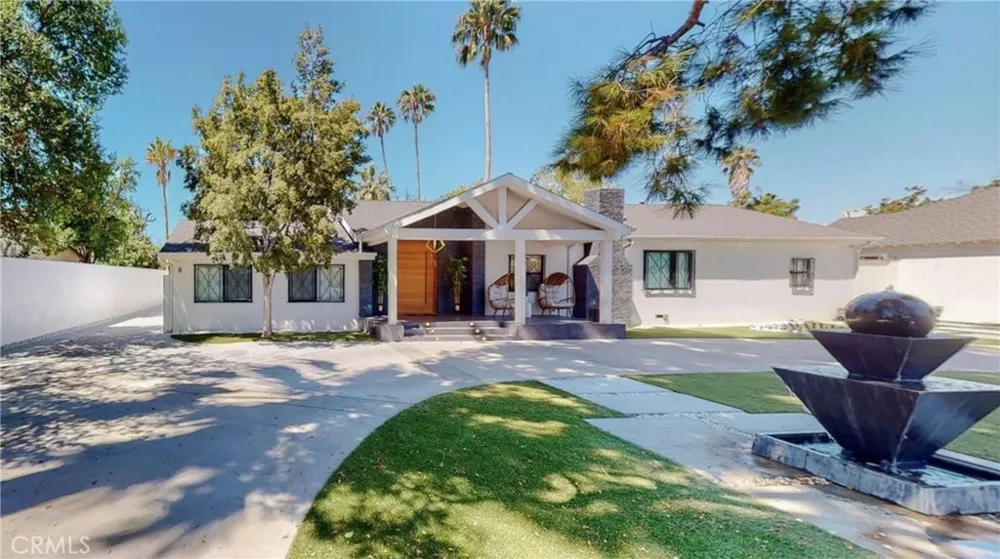 6945 Amestoy Los Angeles, CA 91406