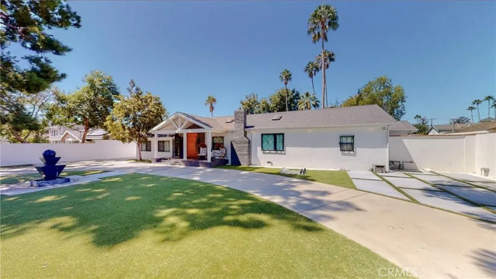 6945 Amestoy Los Angeles, CA 91406