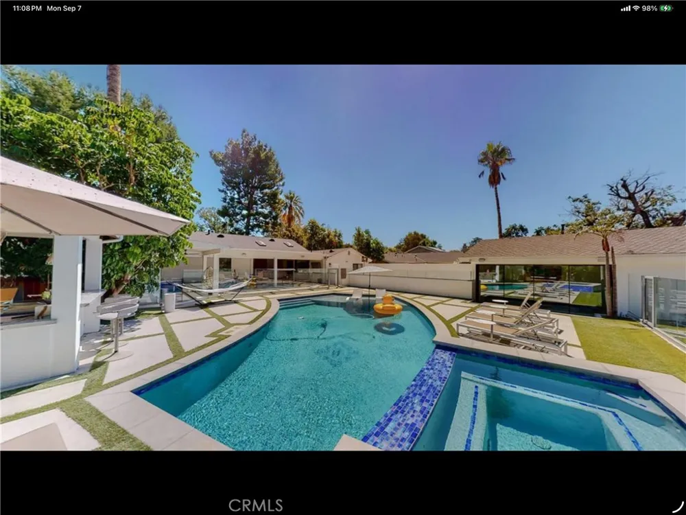 6945 Amestoy Los Angeles, CA 91406