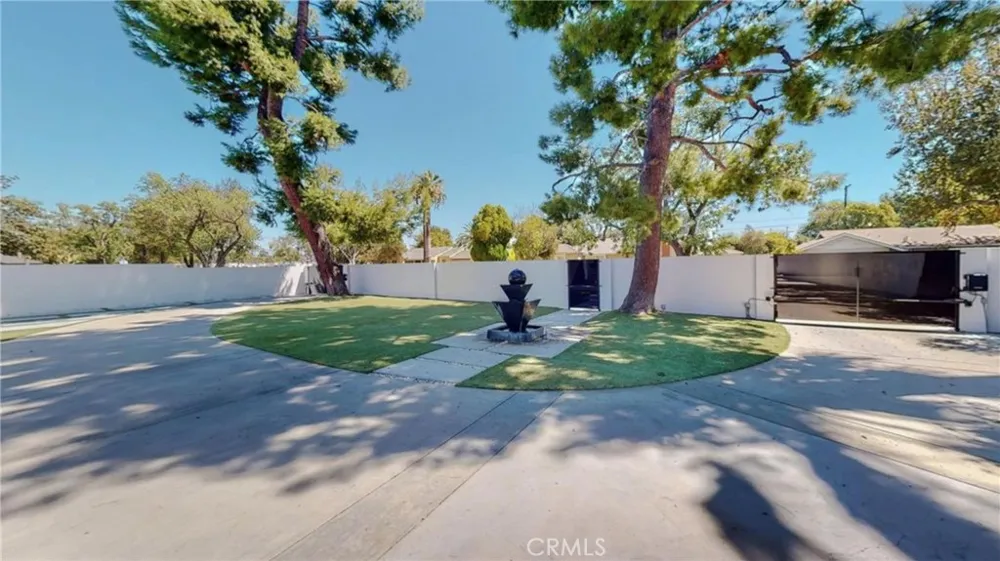 6945 Amestoy Los Angeles, CA 91406