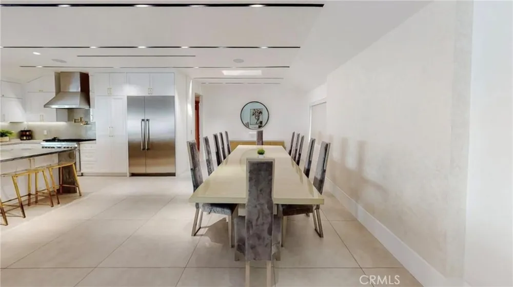 6945 Amestoy Los Angeles, CA 91406