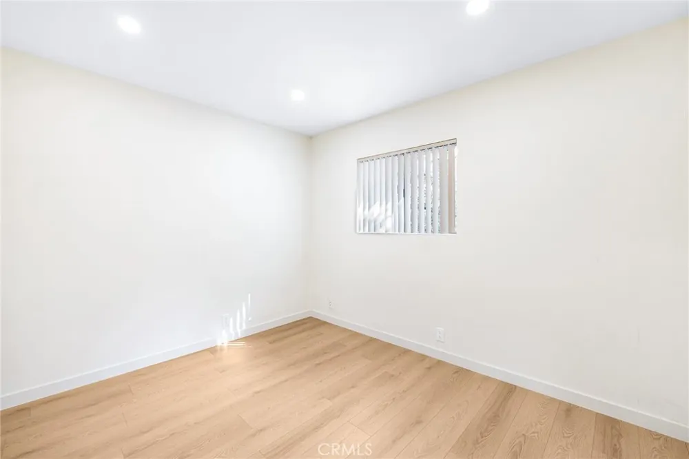 333 Riverdale Drive #14 Glendale, CA 91204