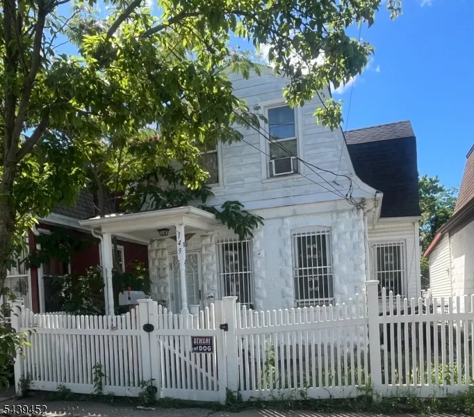 149 Lake Ave Clifton City, NJ 07011