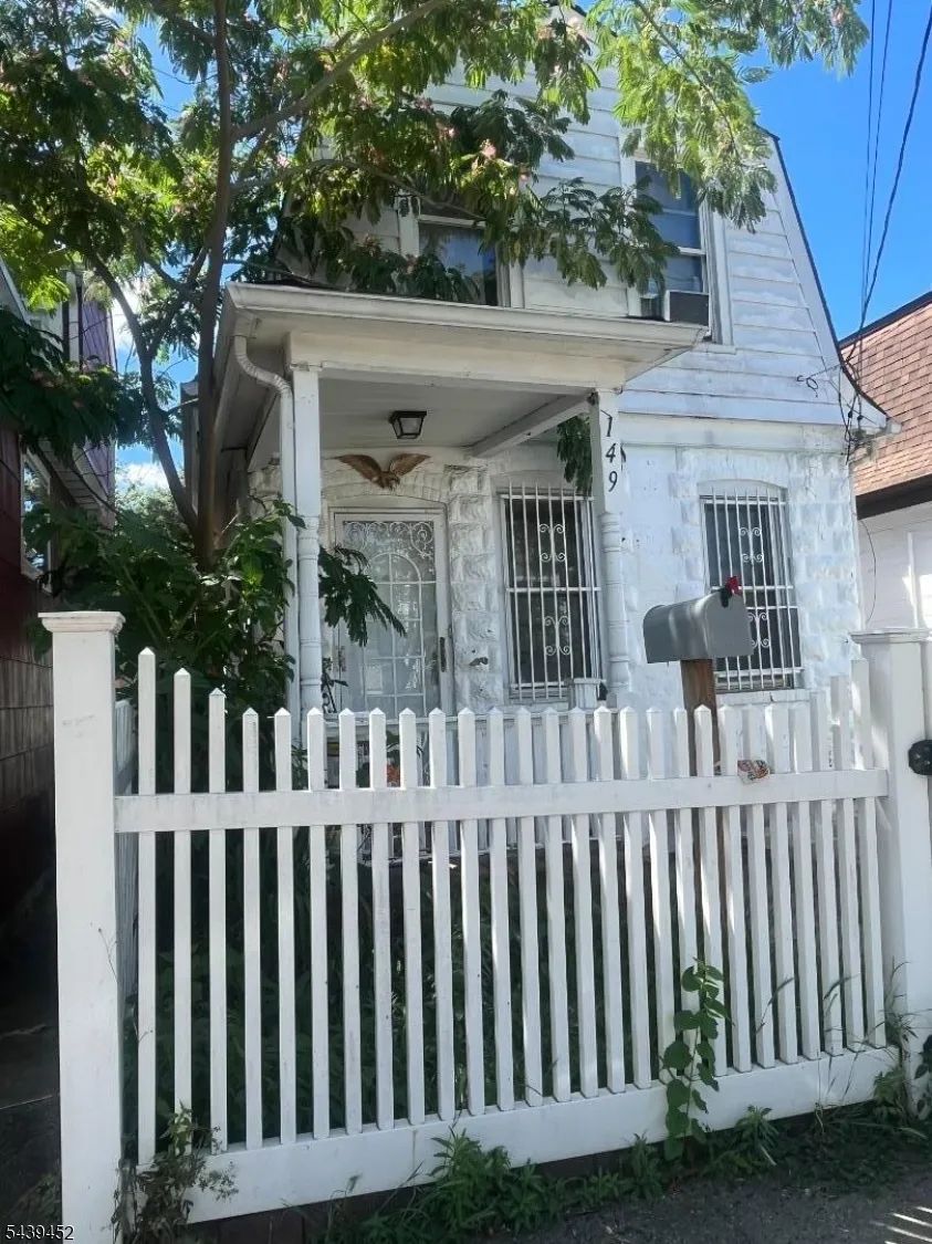 149 Lake Ave Clifton City, NJ 07011
