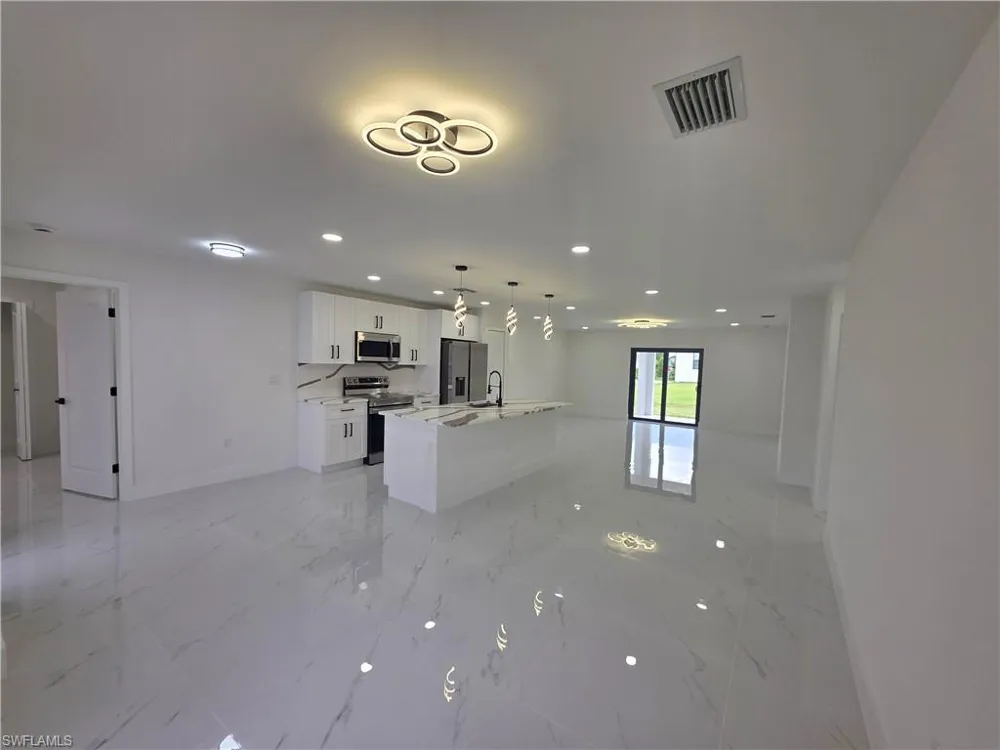 1918 NW 21st Terrace Cape Coral, FL 33993