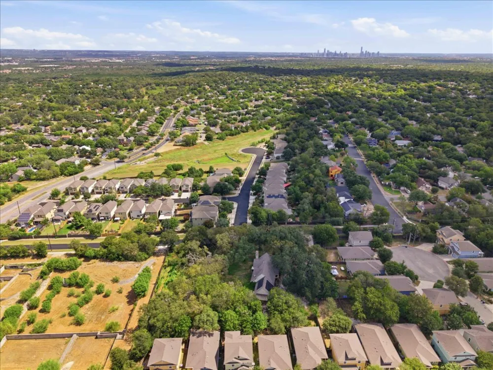 2907 Cameron Loop Austin, TX 78745