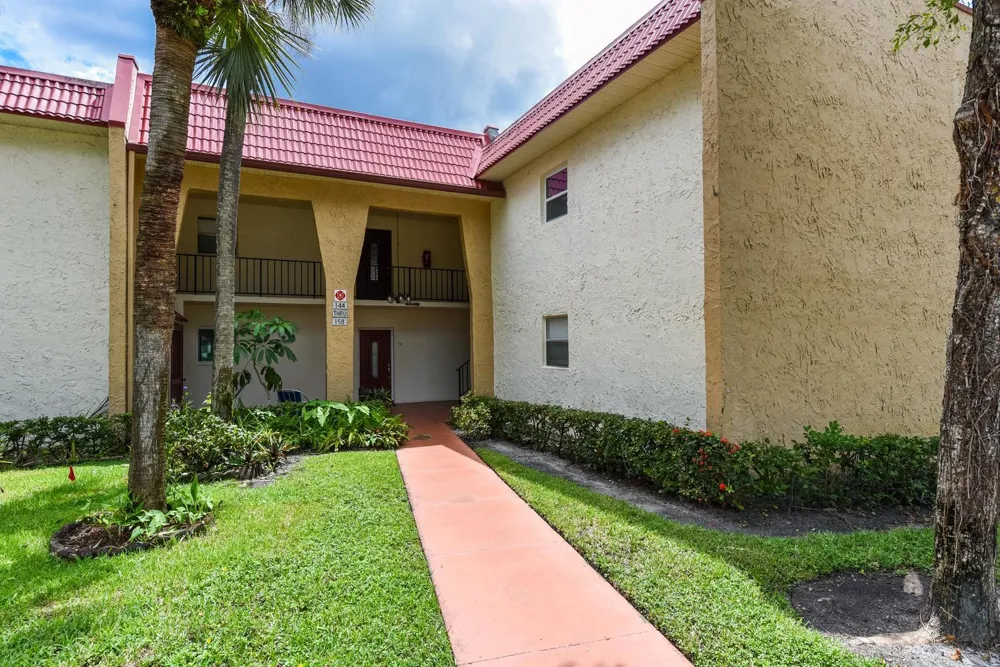 156 LAKE EVELYN DRIVE West Palm Beach, FL 33411