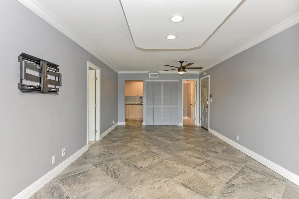 156 LAKE EVELYN DRIVE West Palm Beach, FL 33411