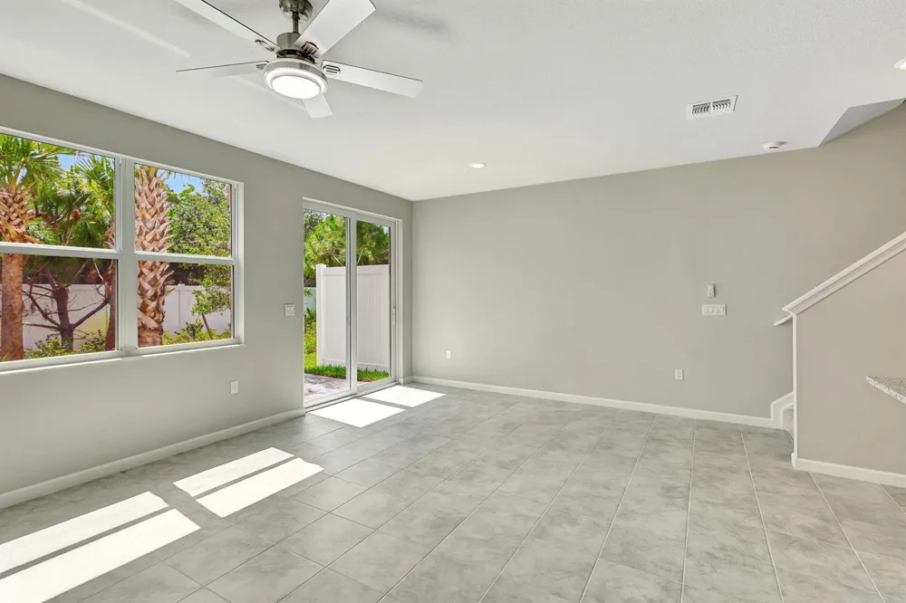 5694 SE EDGEWATER CIRCLE Stuart, FL 34997