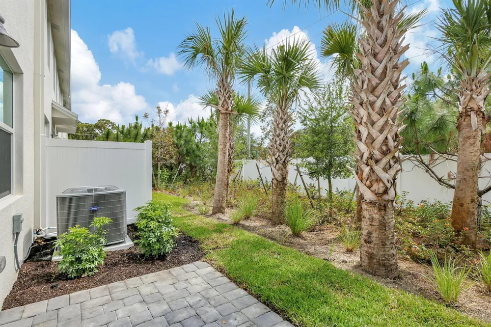 5694 SE EDGEWATER CIRCLE Stuart, FL 34997