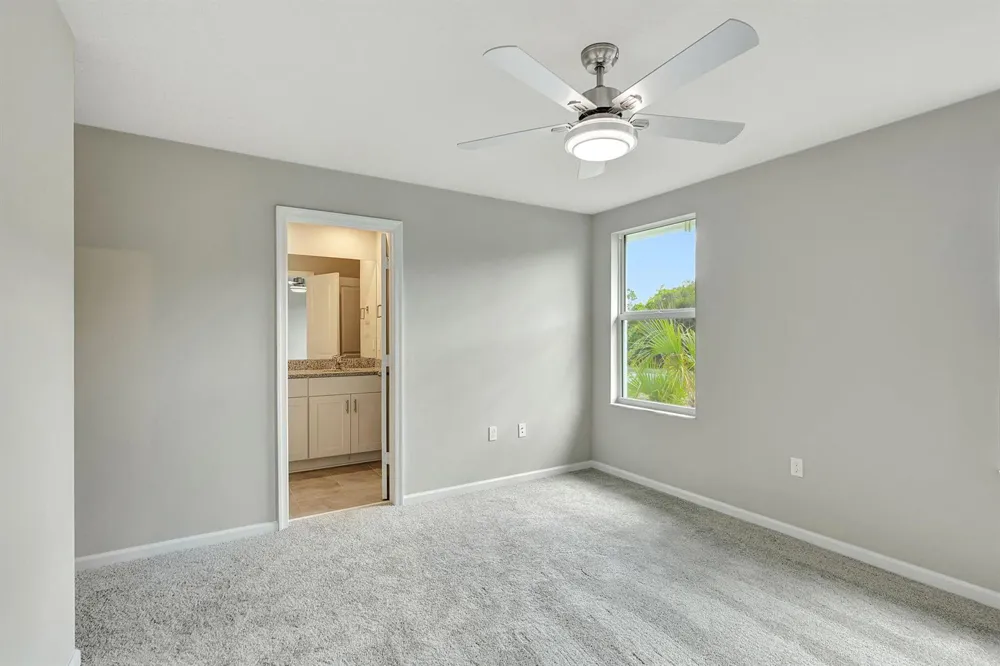 5694 SE EDGEWATER CIRCLE Stuart, FL 34997