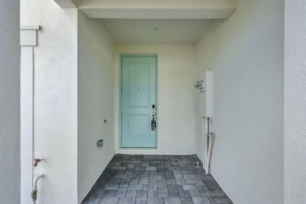 5694 SE EDGEWATER CIRCLE Stuart, FL 34997
