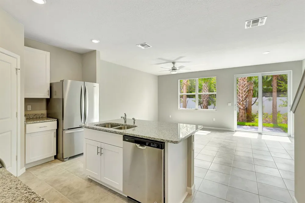 5694 SE EDGEWATER CIRCLE Stuart, FL 34997