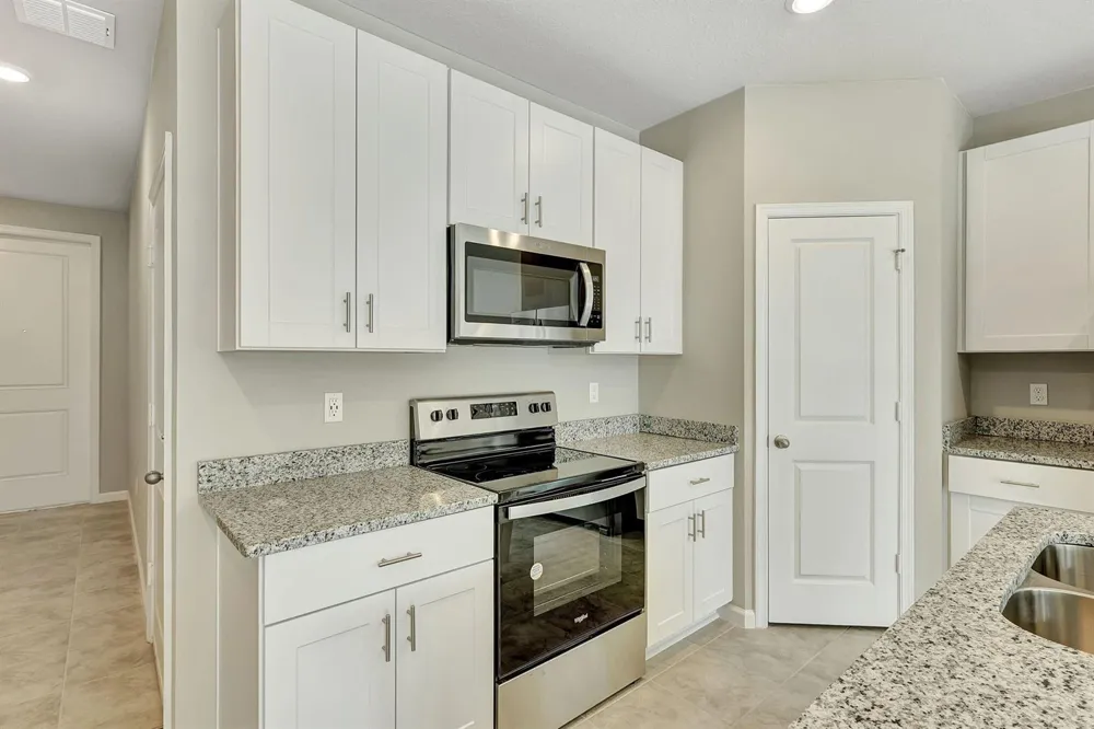 5694 SE EDGEWATER CIRCLE Stuart, FL 34997
