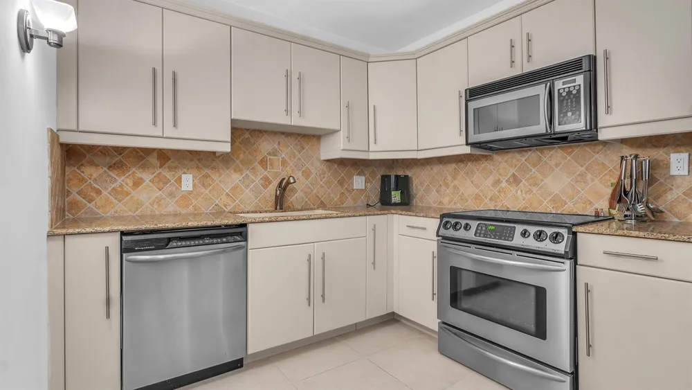 1801 S FLAGLER DRIVE #1804 West Palm Beach, FL 33401