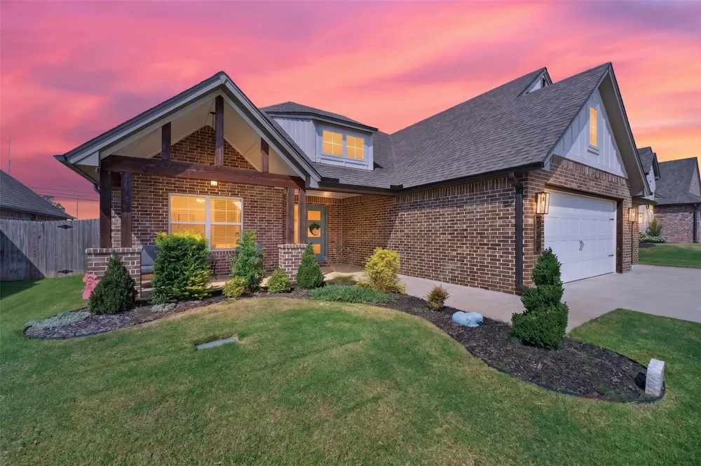 8728 S Joliet Street Broken Arrow, OK 74014
