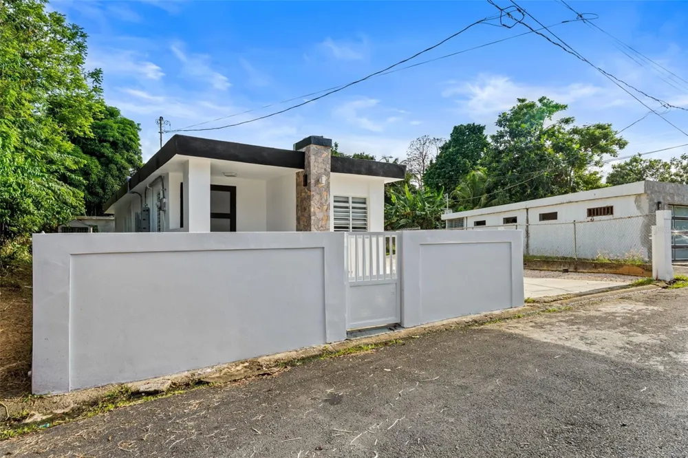 228 BO. PITAHAYA Luquillo, PR 00773